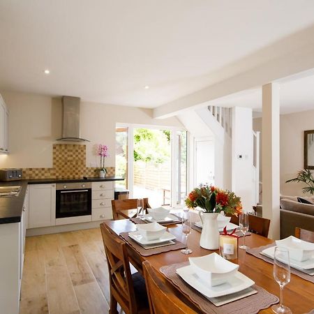 'Orchard Croft Lodge - Chichester', Book-Direct, New Home 1,367 Sq' Ft' , Can Sleep 8 On Request , Split & Link 'Super King' Size Beds, Free Wi-Fi, Sky Tv & Sky Sports, 9 - Minutes From West Wittering Beach, Very Quiet Location, Dog Friendly Exterior foto