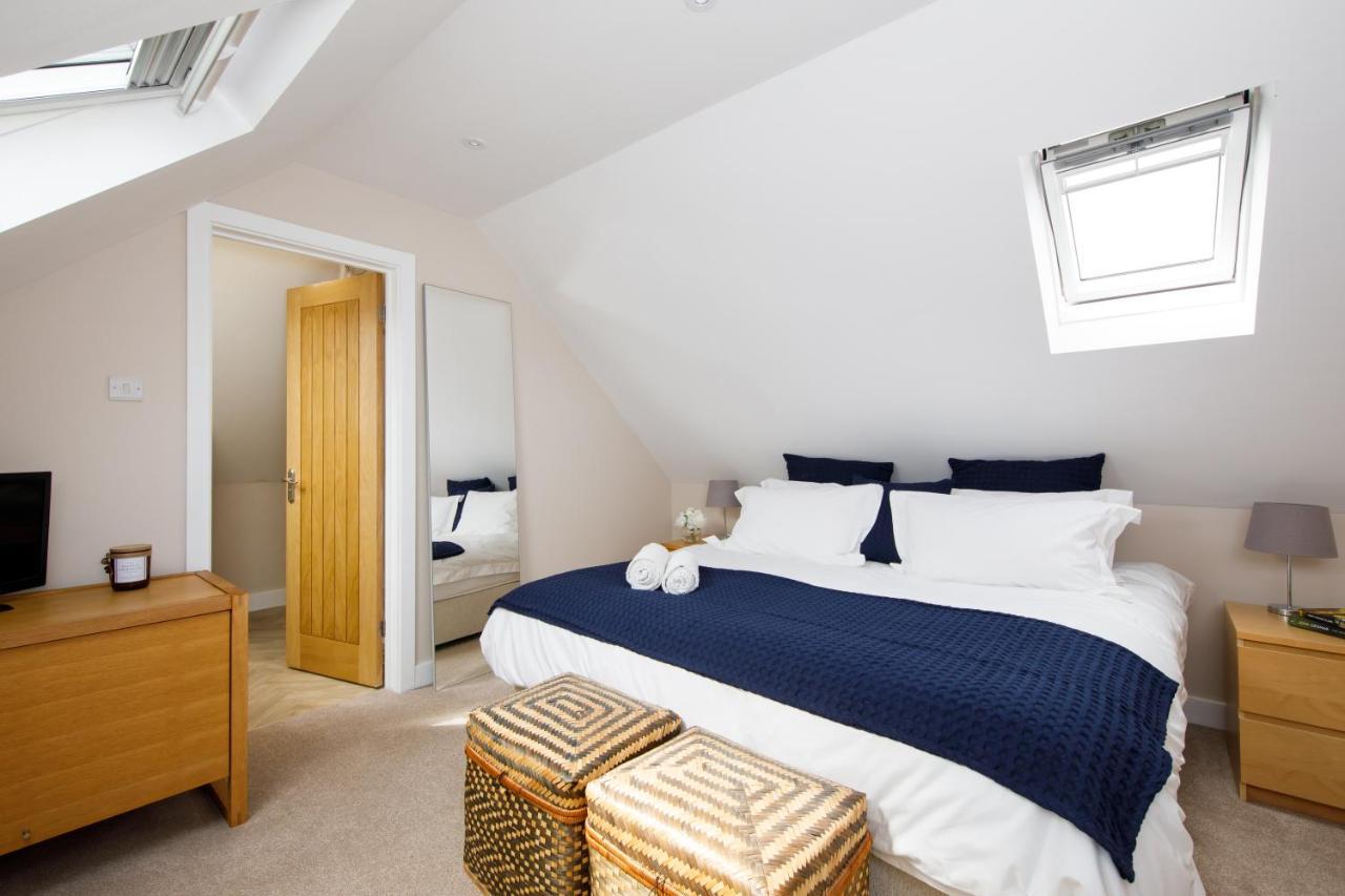 'Orchard Croft Lodge - Chichester', Book-Direct, New Home 1,367 Sq' Ft' , Can Sleep 8 On Request , Split & Link 'Super King' Size Beds, Free Wi-Fi, Sky Tv & Sky Sports, 9 - Minutes From West Wittering Beach, Very Quiet Location, Dog Friendly Exterior foto